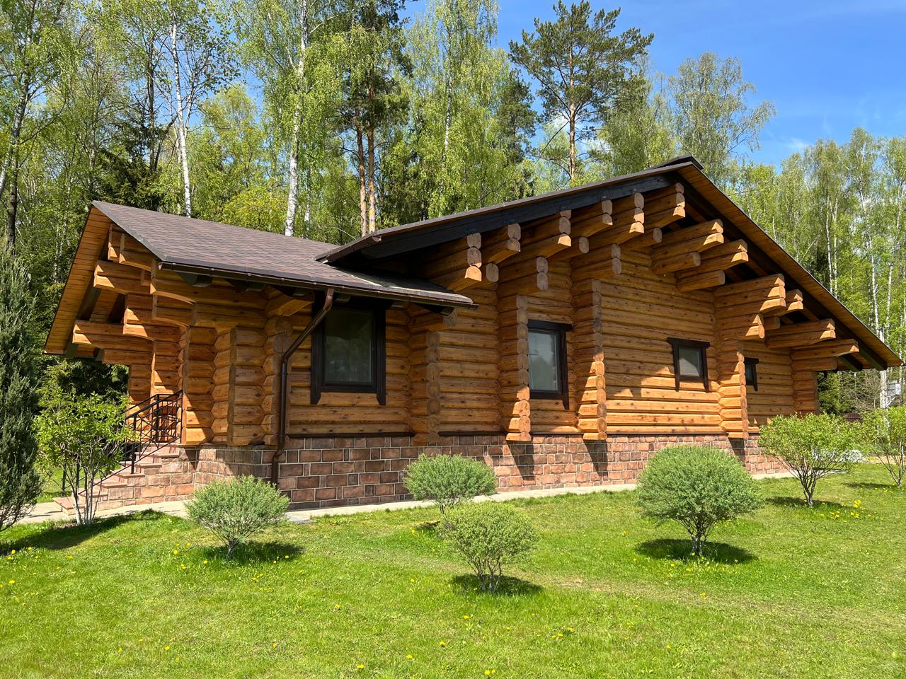 Шлифовка и покраска деревянного дома